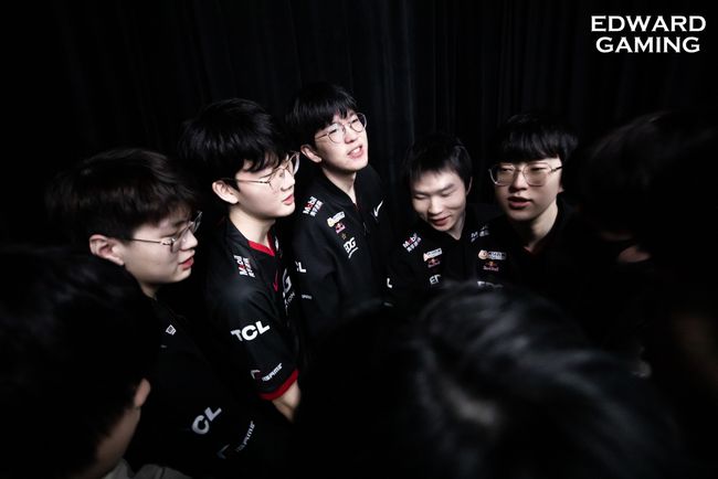 这笔转会中 这笔转会中