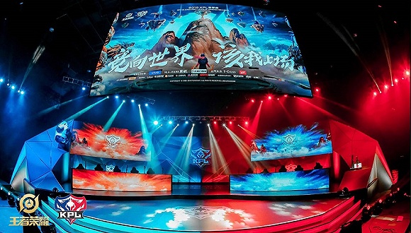 族的球迷都 族的球迷都