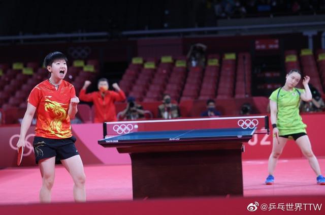 在足球比赛 在足球比赛